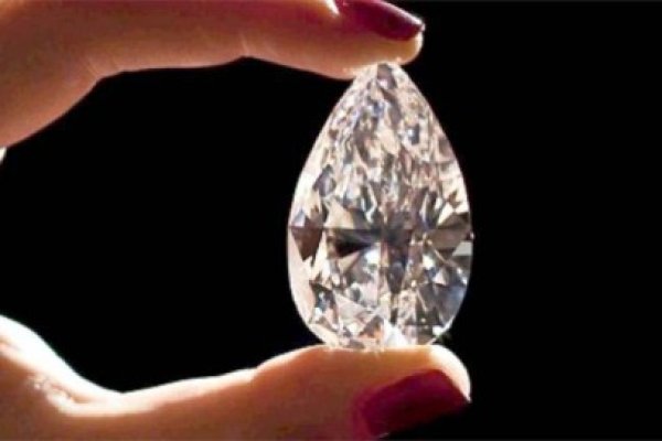 Un nou diamant pur, de 101 carate, va fi scos la licitaţie în mai